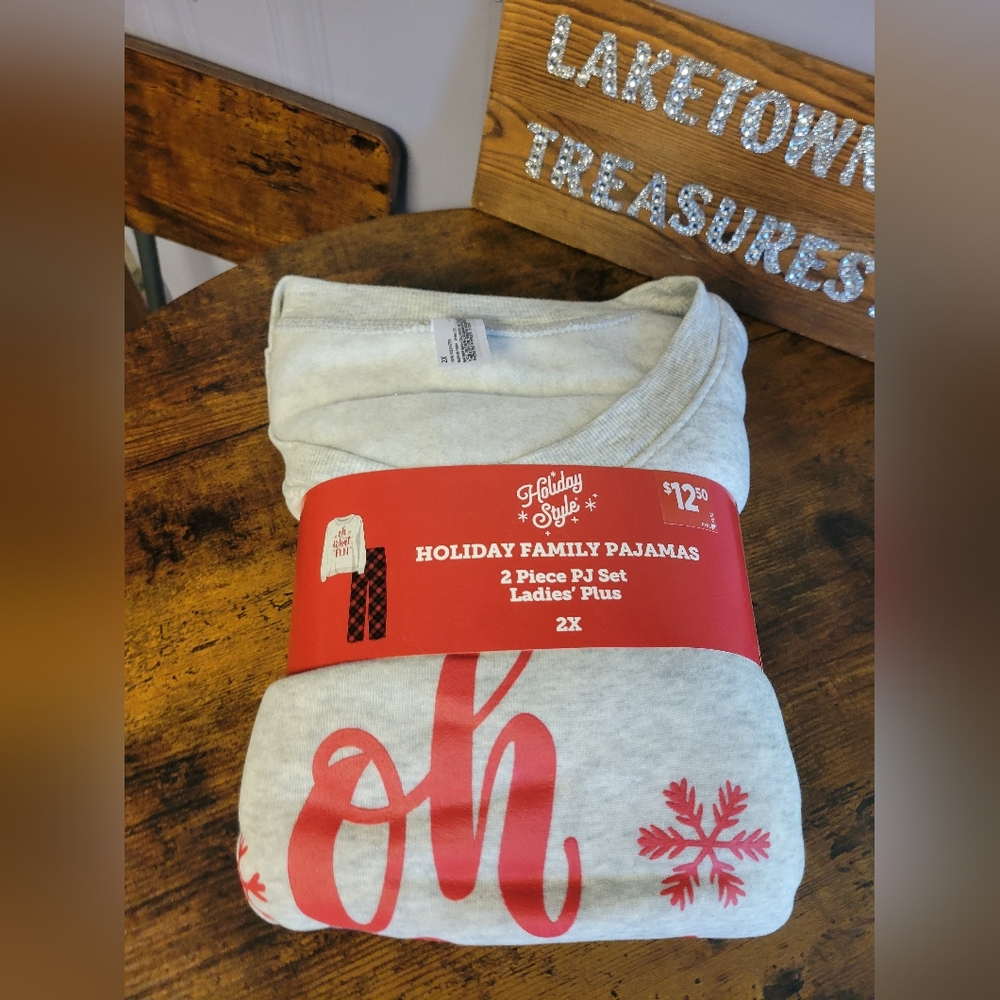 NWT Holiday Style womens plus 2X  2 piece Red  Family Pajamas "Oh What Fun"